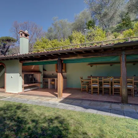 Apartment Collealceppo - Residenza Selvadonia - Piscina Panoramica, 13 Km. Dal Mare Montemagno (Lucca)